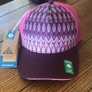 Prana La Viva Trucker hat